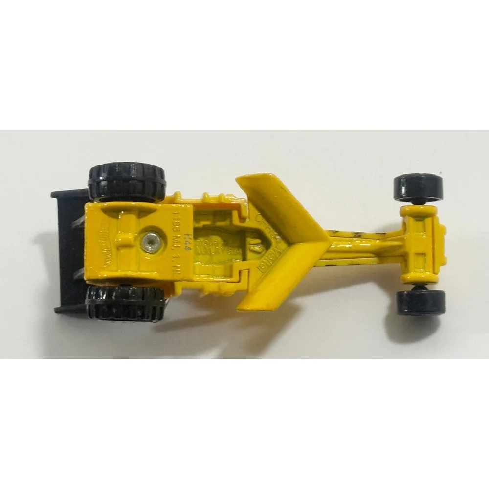 Hot Wheels Street Cleaver‎ Sports Car 1:64 Scale Loose Yellow Miniature Toy Car